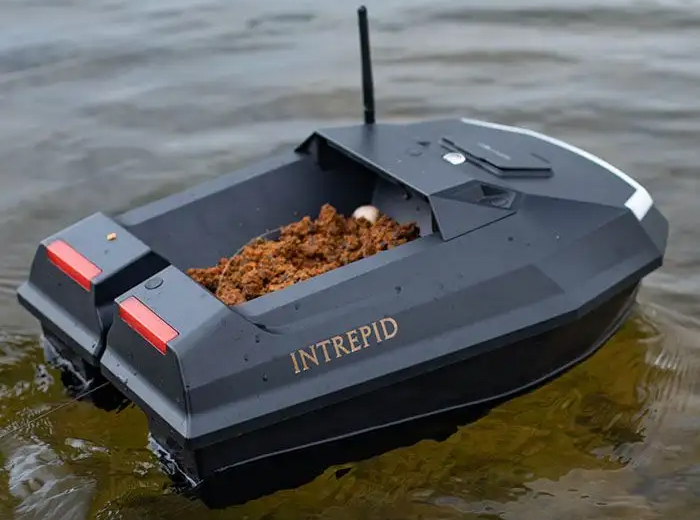 Futterboot-Service: Boatman-Baitboat mit Reparatur und GPS-Nachrüstung
